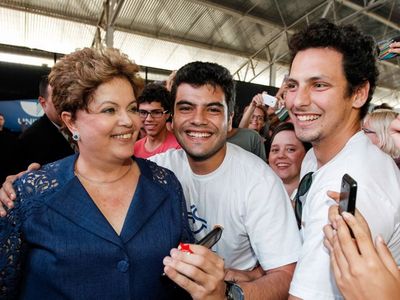 Estudantes_da_unisul_participaram_de_ato_de_agradecimento_%c3%a0_presidente_dilma_rousseff___em_itaja%c3%ad